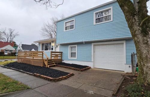Sharon Heights Maison | Clintonville Charmer - Central, Arcade, Selfie Wall