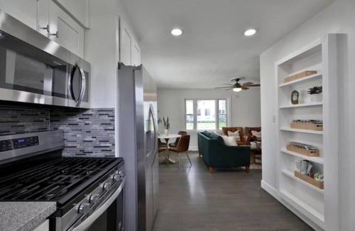 Clintonville Maison | Clintonville Cottage- Close to OSU & Downtown