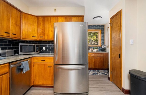 Clintonville Maison | Clintonville | OSU | Entire Home