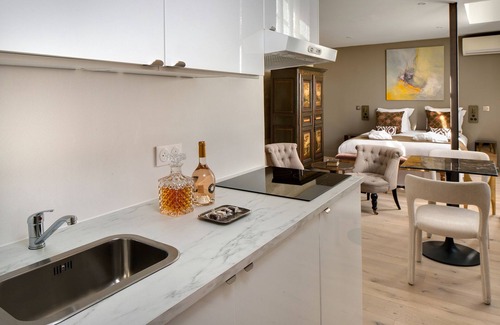 Avignon City Centre Appartement | Cloître des Augustins Spa & Fitness