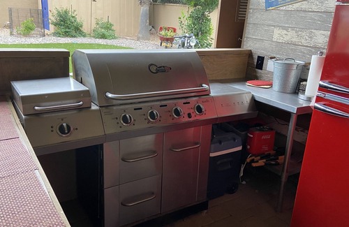 Tucson Maison | Près de U of A, à la maison avec piscine, 6 personnes!