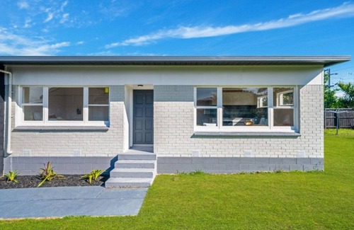 Papatoetoe Maison | Close to airport and motorways and shipping