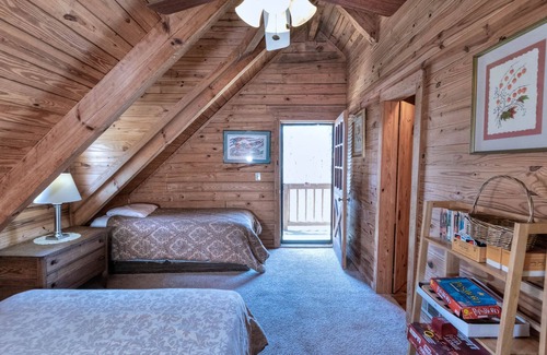 Pine Mountain Cabine | "Delano Retreat" Cabin 7A
