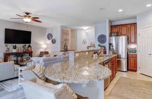 Lewes Maison | Close to all Rehoboth/Lewes attractions w/community pool & parking!