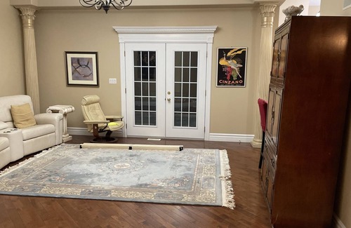 Colborne Maison | close to amenities and beach