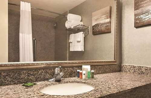 Fort Worth Hôtel | Close to Attractions! On-Site Restaurant, Indoor Pool, Hot Tub, Free Parking