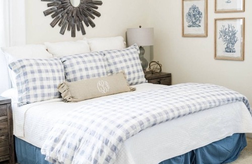 Oxford Copropriété | Close to Campus-newly professionally decorated-sleeps 6 -no stairs!