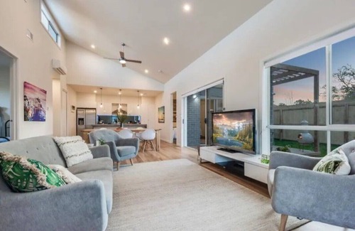 Belmont Maison | Close to Coast Belmont