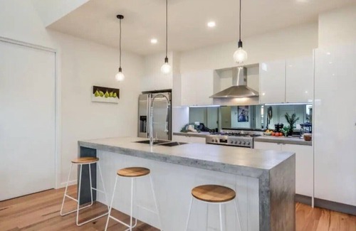 Belmont Maison | Close to Coast Belmont