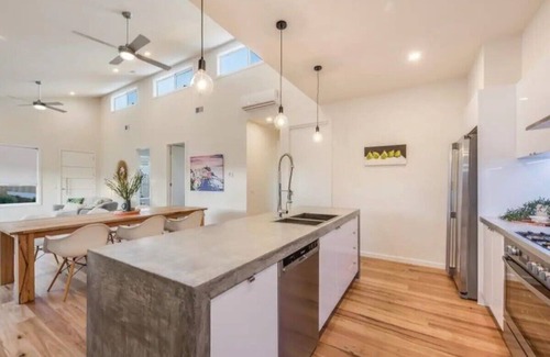 Belmont Maison | Close to Coast Belmont