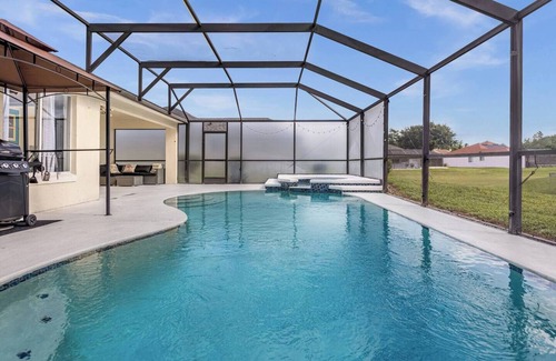 Thousand Oaks Maison | Close to Disney, 3 bed, 2 bath, Heated Pool, Jacuzzi, Pets ok, Game room