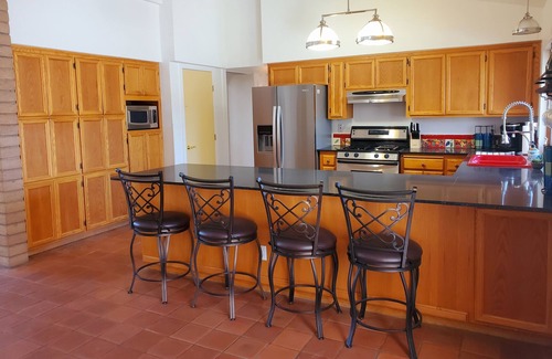 Saguaro Miraflores Maison | Close to Downtown, hiking trails, and U of A with Pool and Hot Tub.