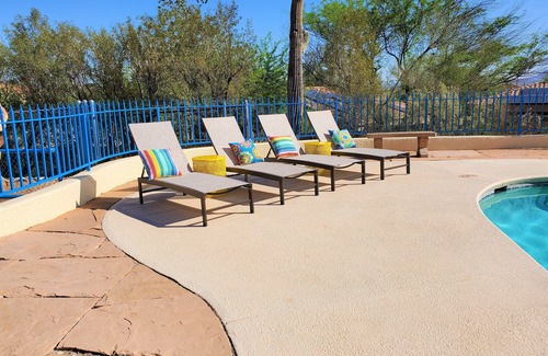 Saguaro Miraflores Maison | Close to Downtown, hiking trails, and U of A with Pool and Hot Tub.