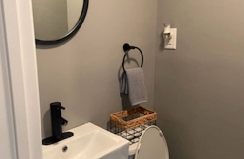 South Bend Maison | Close to ND Oasis - Remodeled kitchen with outdoor fire pit