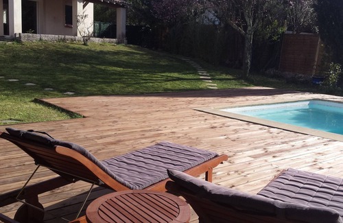 Parignargues Villa | A deux pas de Nîmes, le calme d'un village dans une belle villa avec piscine .