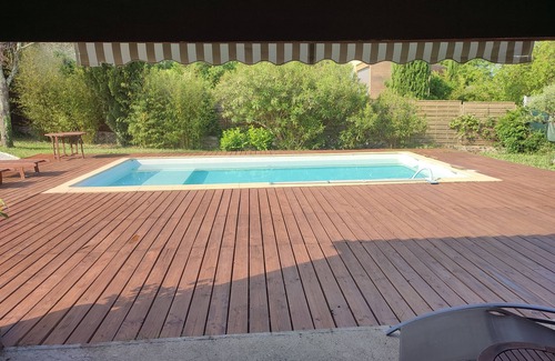 Parignargues Villa | A deux pas de Nîmes, le calme d'un village dans une belle villa avec piscine .