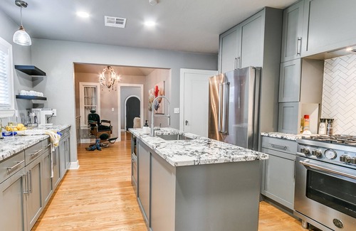 Central Oklahoma City Maison | Close to Fairgrnds | In-Law Suite | Double Dens