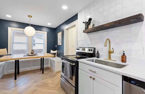 Clintonville Appartement | Close to OSU Rooftop Patio Grill & Outdoor TV