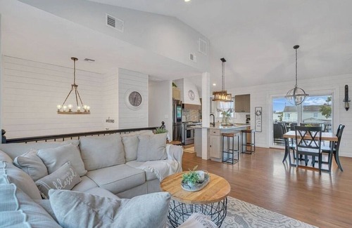 Bayville Maison | Close to Seaside Heights Jersey Shore Beach House