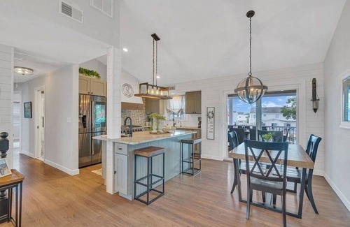 Bayville Maison | Close to Seaside Heights Jersey Shore Beach House