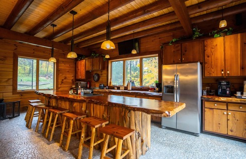 Ellicottville Maison | Across from Holimont Ski Resort & 1.5 miles from downtown shopping district.