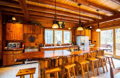 Ellicottville Maison | Across from Holimont Ski Resort & 1.5 miles from downtown shopping district.