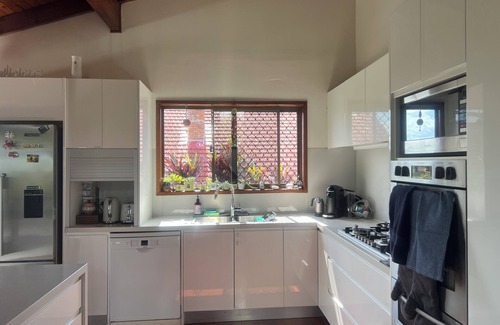 Belmont Maison | Close to the City and Bay, Gateway Motorway to Gold Coast and Sunshine Coast.