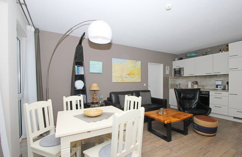 Lobbe Appartement | Close to the beach with terrace, use of swimming pool and sauna - Strandhaus Mönchgut FeWo09