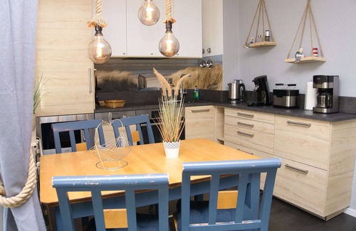 Lobbe Appartement | Close to the beach, winter garden, use of swimming pool and sauna - Strandhaus Mönchgut FeWo08