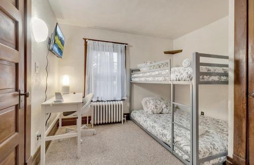 Niagara Falls Maison | Close to the Falls Hot Tub Easy Checkout Parking