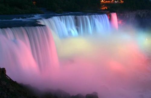 Niagara Falls Maison | Close to the Falls Hot Tub Easy Checkout Parking