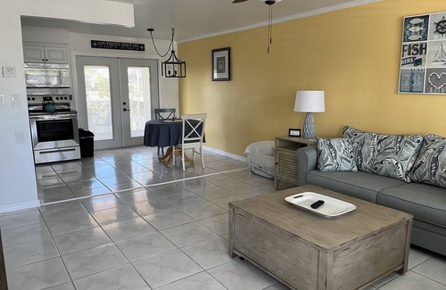 Saint James City Appartement | Closest Inn to Deep Water in St James City. Perfect for monthly rentals!