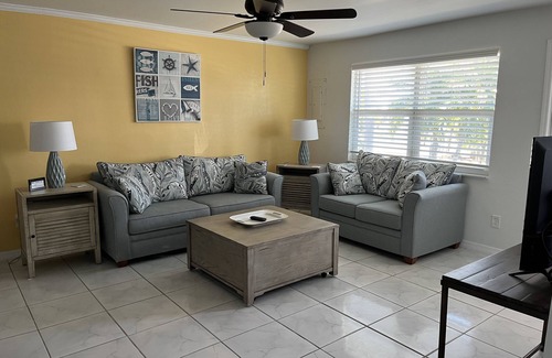 Saint James City Appartement | Closest Inn to Deep Water in St James City. Perfect for monthly rentals!