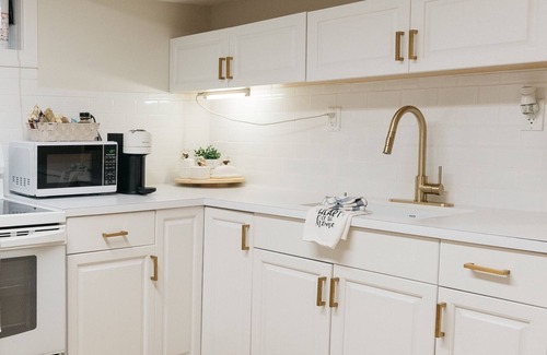Red Deer Appartement | Cloud Nine Studio; Your Heavenly Retreat