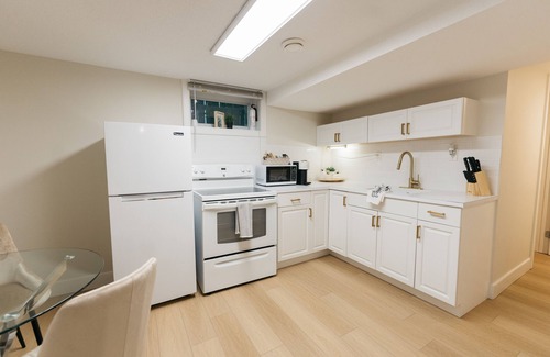 Red Deer Appartement | Cloud Nine Studio; Your Heavenly Retreat