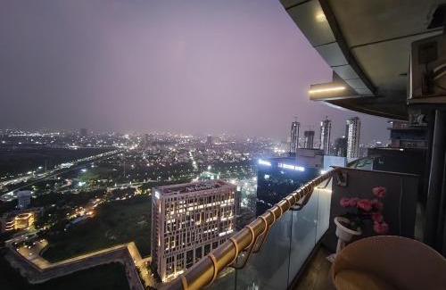 Sector 62 Appartement | Cloud stays 36th floor