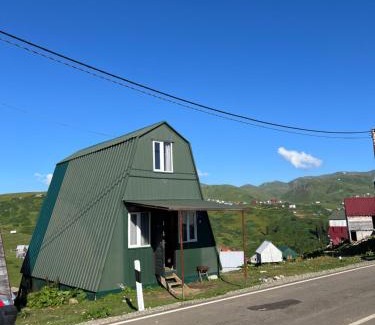 Khulo Chalet De Ski | Cloudtop hut