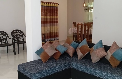 Mirissa Maison | Cloudy Rest Mirissa Charming 1-bedroom house in amazing Mirissa with WiFi, AC