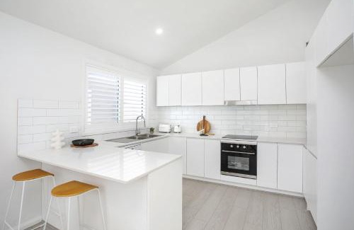 St. Georges Basin Maison | Clovelly - Book 3 nights, pay for 2!