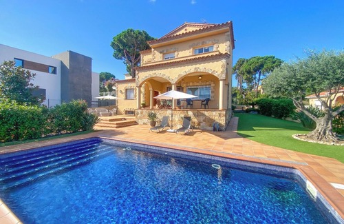 Condado del Jaruco Villa | Club Villamar - Superbe villa avec piscine privée et beaux espaces extérieurs située dans un quar...