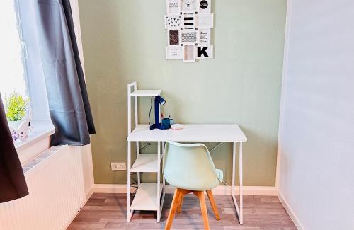 Leinefelde-Worbis Appartement | Clubhaus 6 - geräumige Ferienwohnung mit 4 Schlafzimmern & 2 Bädern