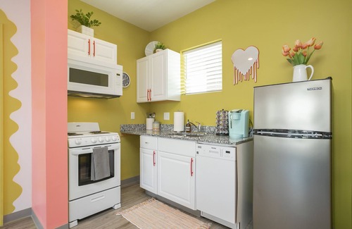 Maxwell Maison | 🎸🎇 CLUELESS HOME IN NASH-VEGAS! WALKABLE LOCATION!