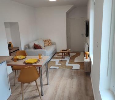 Charleville-Mezieres Appartement | CMG Studio 002 Petit Bois Place Ducale