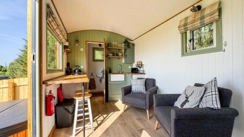 Marybank Maison | Cnocvann Croft Shepherd Huts