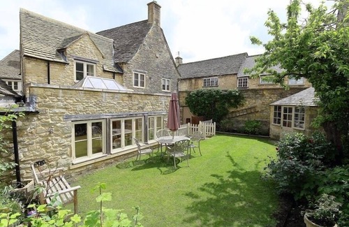 Burford Cottage | COACH HOUSE BURFORD, familial et convivial à Burford, Réf 988655
