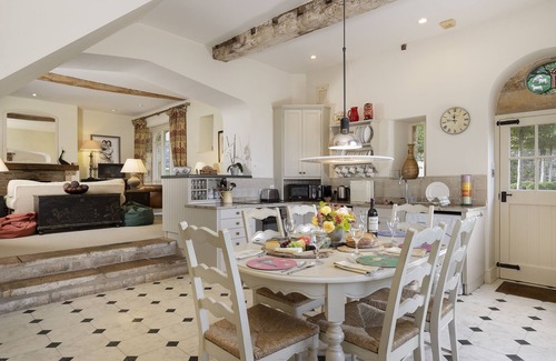 Hawling Cottage | Le Coach House est une propriété individuelle située dans l'enceinte du vieux presbytère du XVIe siècle.