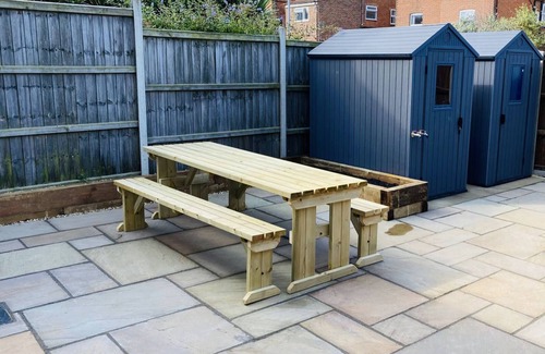Cromer Maison | Coast House Cromer - Sleeps 15, hot tub, sea views