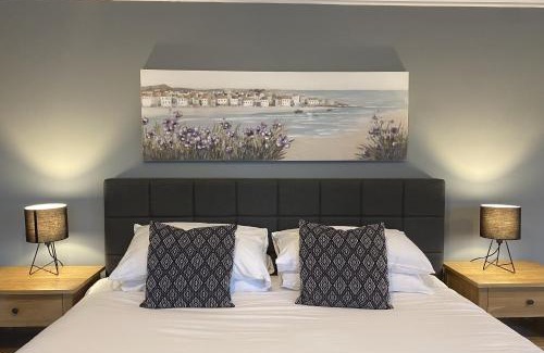 Cromer Maison | Coast House Cromer - Sleeps 15, hot tub, sea views