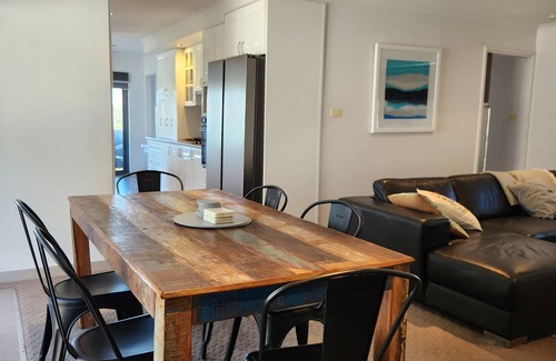 Sunderland Bay Maison | "Coast Leumeah " Surf Beach Phillip Island, close to beach & pet friendly home