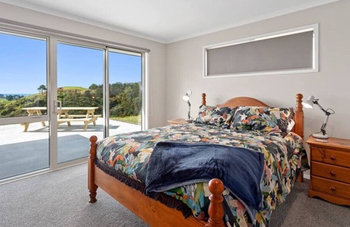 Tirohanga Maison | Coast View Farm Stay